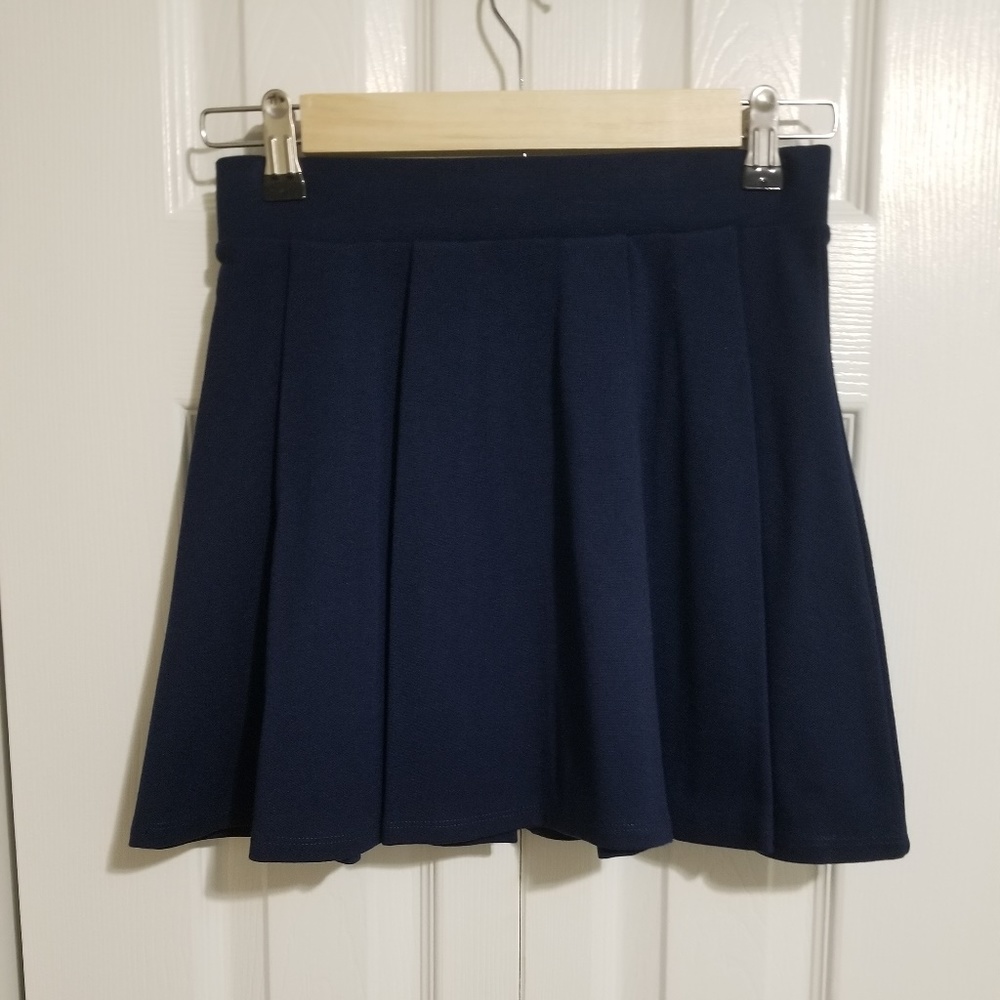 BLUE PLEATED SKIRT